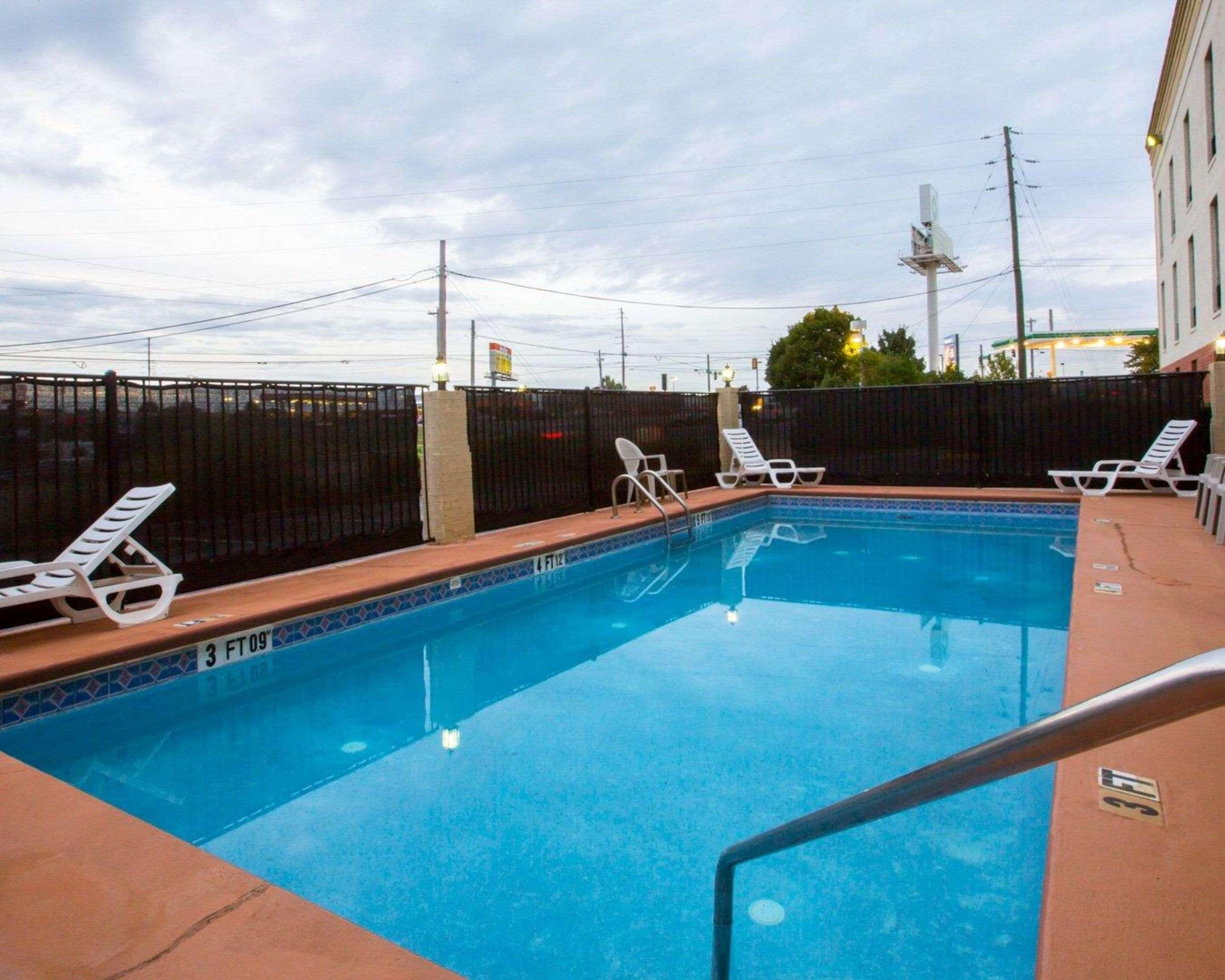 Comfort Suites Cumming-Atlanta Near Northside Hospital Forsyth Экстерьер фото