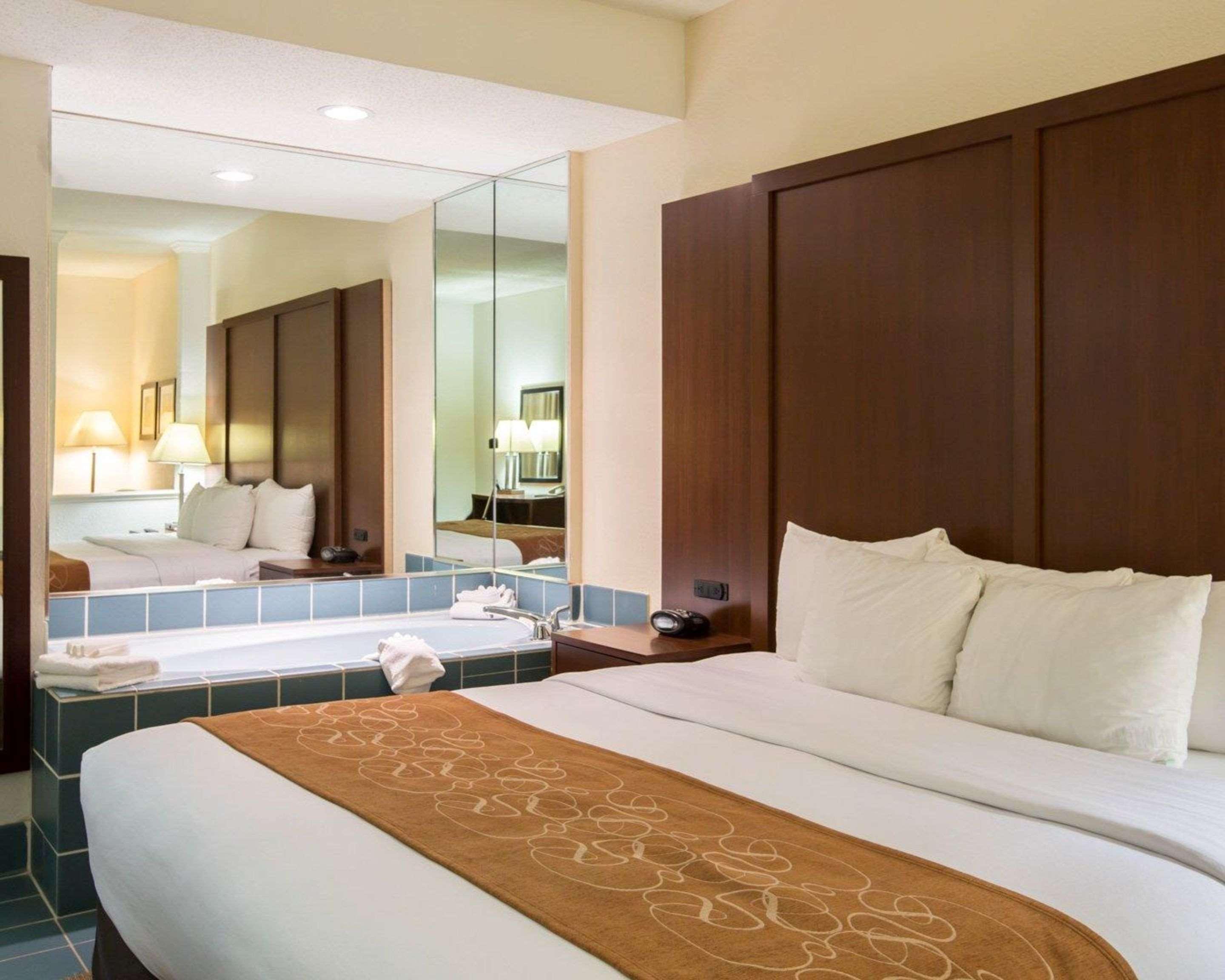 Comfort Suites Cumming-Atlanta Near Northside Hospital Forsyth Экстерьер фото