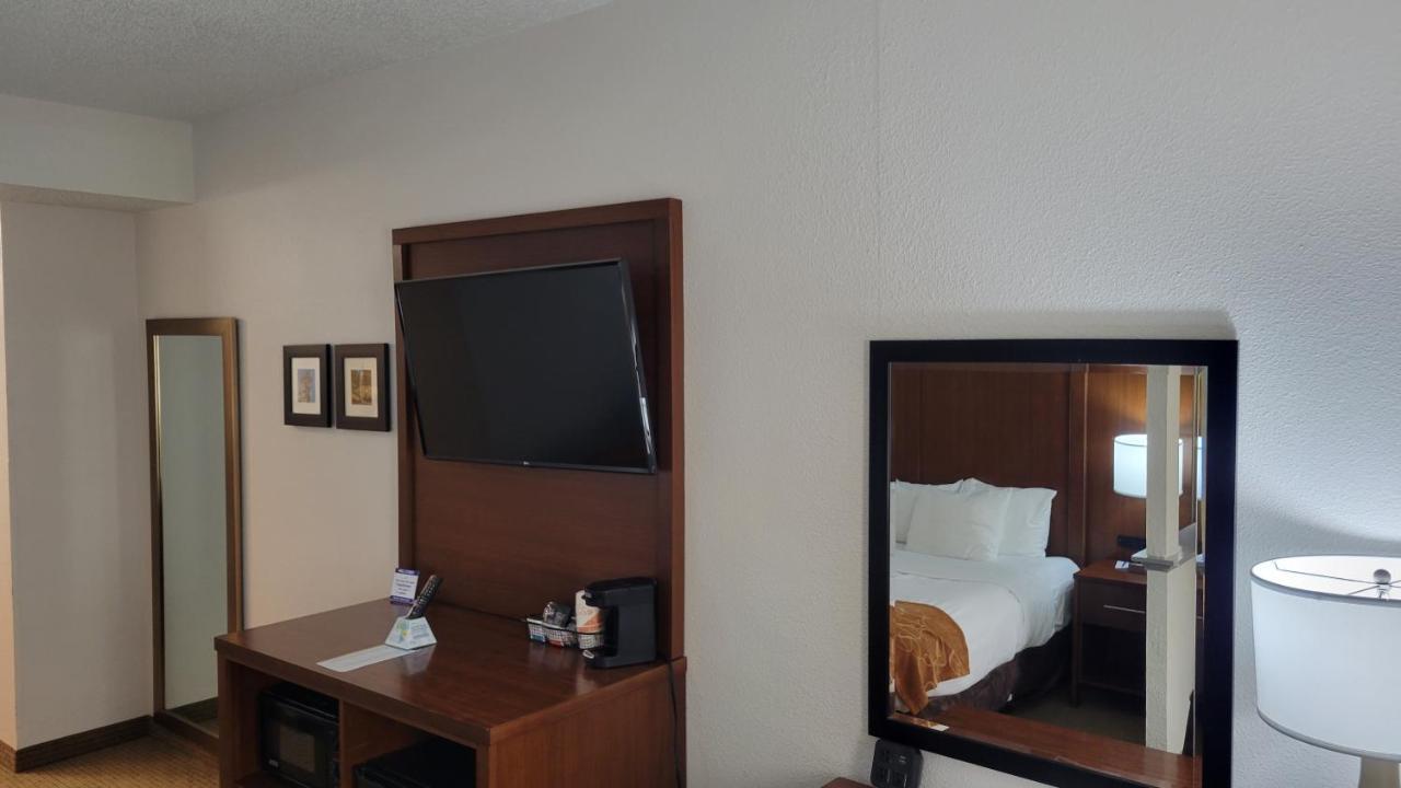 Comfort Suites Cumming-Atlanta Near Northside Hospital Forsyth Экстерьер фото