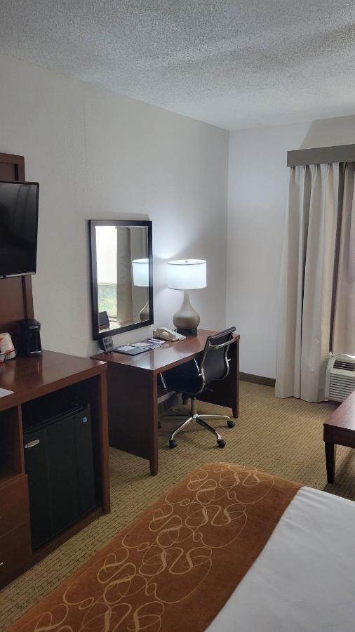 Comfort Suites Cumming-Atlanta Near Northside Hospital Forsyth Экстерьер фото