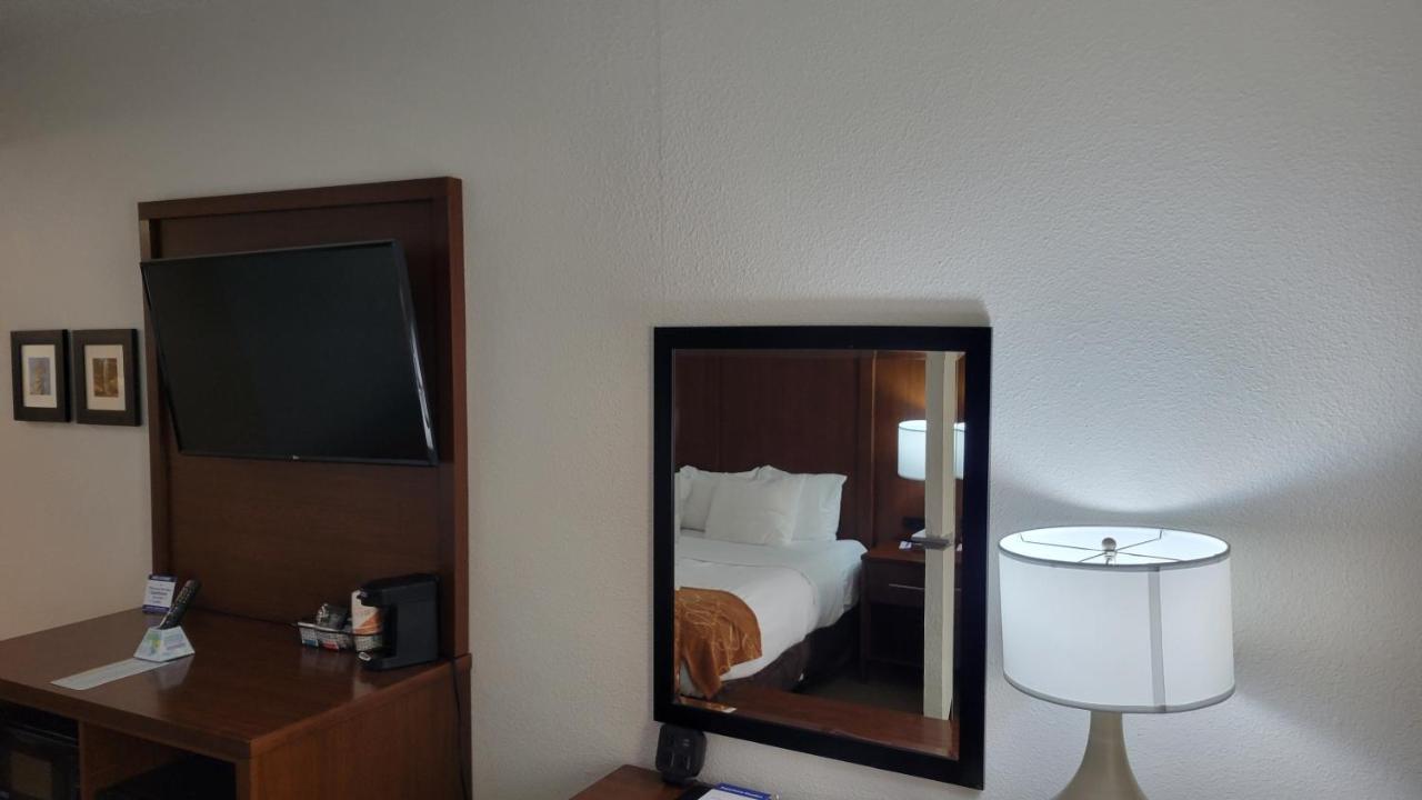 Comfort Suites Cumming-Atlanta Near Northside Hospital Forsyth Экстерьер фото