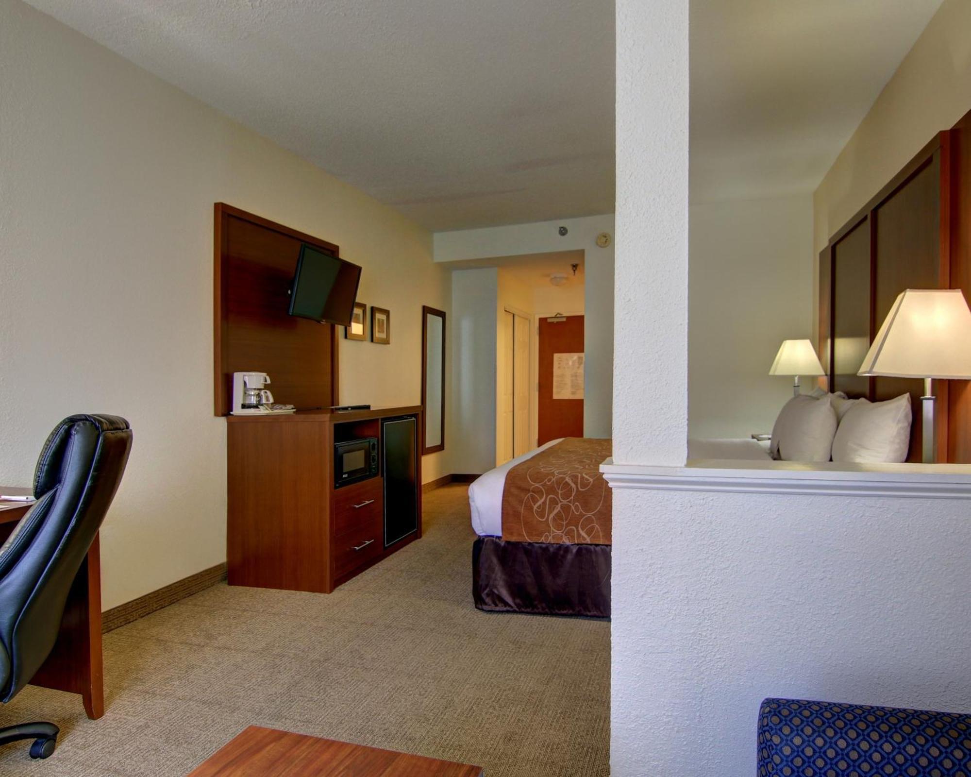 Comfort Suites Cumming-Atlanta Near Northside Hospital Forsyth Номер фото
