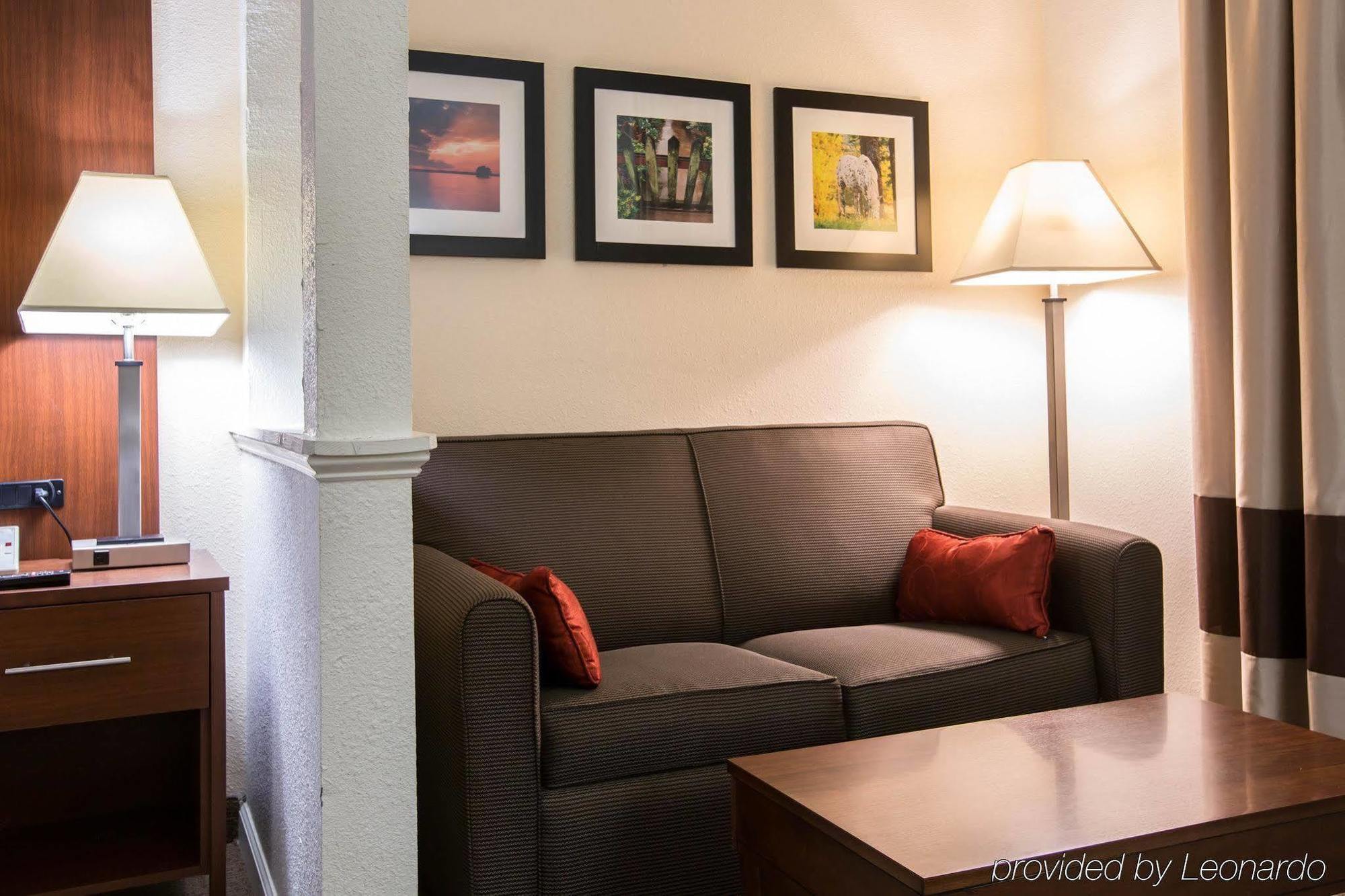 Comfort Suites Cumming-Atlanta Near Northside Hospital Forsyth Экстерьер фото